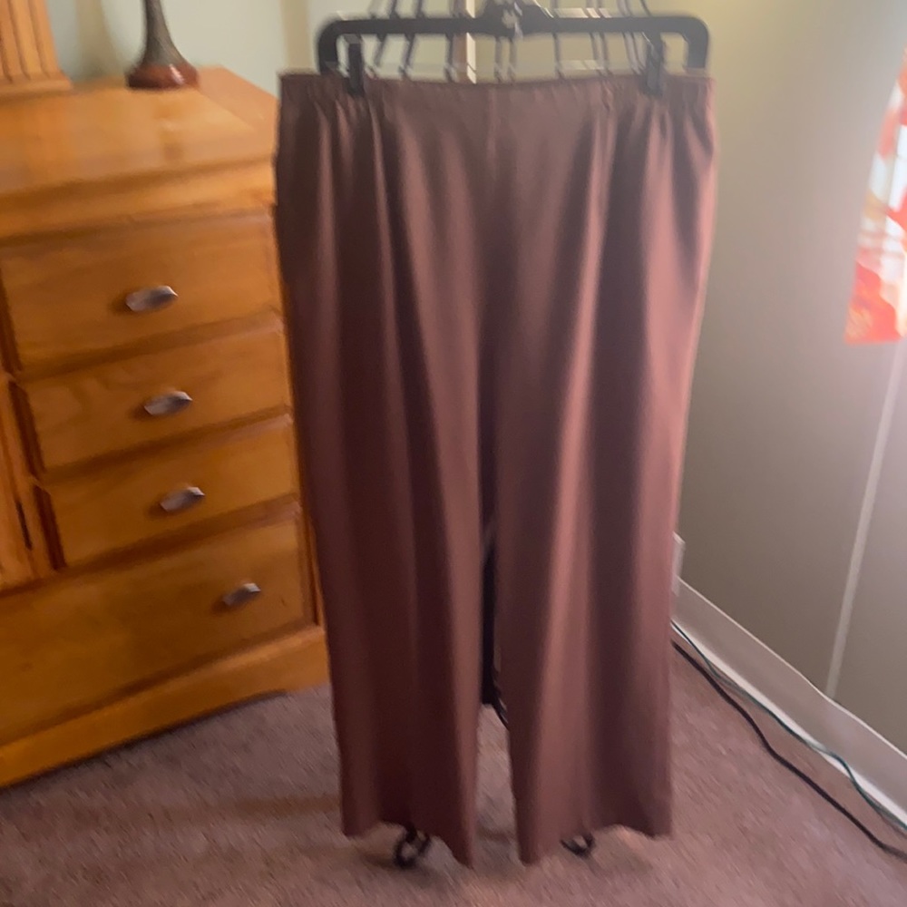 Drapers and Damon‘s brown Dress pants